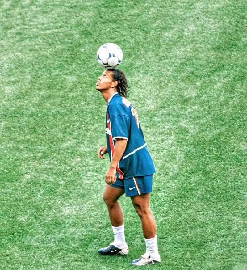 阿尔瓦雷斯 阿尔瓦雷斯