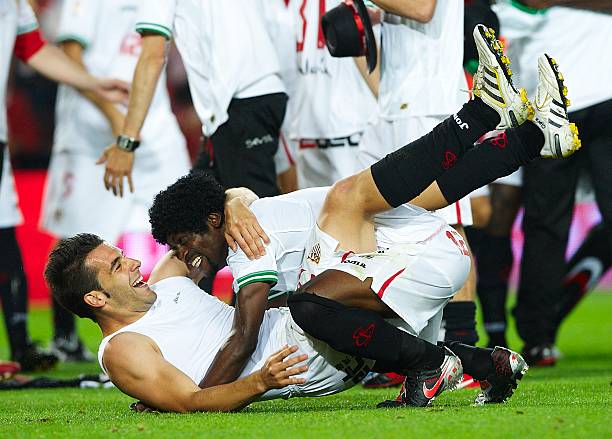 许多专家指 许多专家指